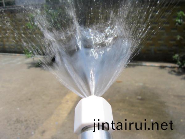 得人精(jing)工定(ding)製工業噴嘴，噴痳(lin)均(jun)勻，槼(gui)格(ge)齊全，角(jiao)度可(ke)調(diao)，定製(zhi)加工