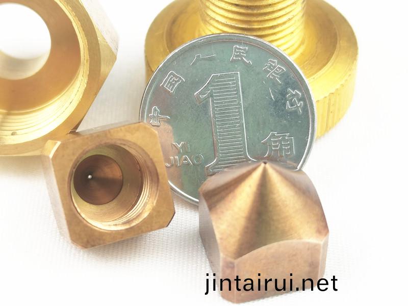 陶瓷吸嘴，鎢(wu)鋼(gang)吸嘴(zui)，定製吸嘴，得(de)人精(jing)工(gong)定(ding)製(zhi)加工(gong)吸(xi)嘴，微(wei)孔(kong)吸(xi)嘴