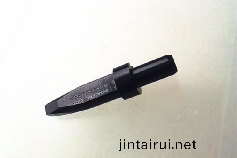 陶(tao)瓷(ci)吸(xi)嘴(zui)，鎢鋼吸(xi)嘴，定製吸(xi)嘴(zui)，得人精(jing)工定(ding)製加工(gong)吸嘴，微孔吸(xi)嘴
