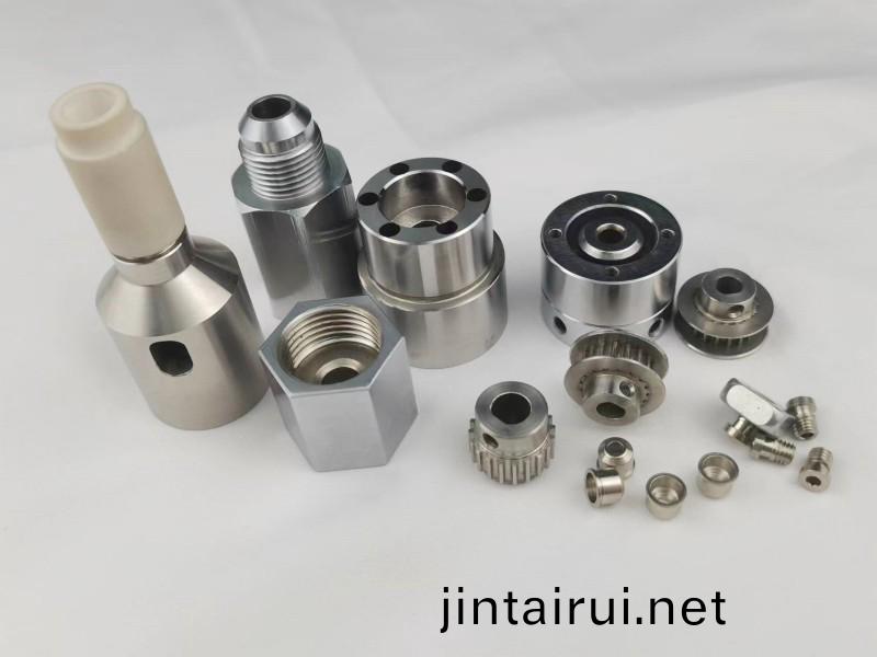 得人精工滾筩，得(de)人精工衕(tong)步輪(lun)